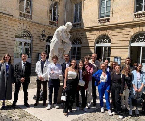 Désacraliser le savoir académique